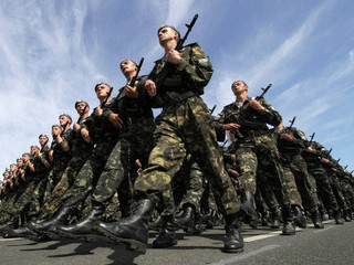В Киеве приглашают добровольцев в армию