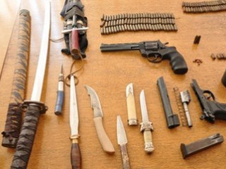 Обнаружены комплектующие и запасные части к автоматам, винтовкам, пулеметам и пистолетам