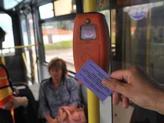 Кондукторов в общественном транспорте заменит система единого электронного билета
