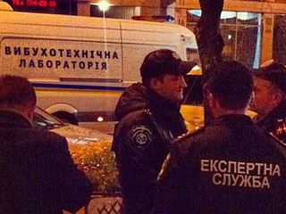 Взрыв произошел на углу улицы Кутузова и Старонаводницкой