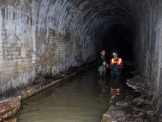В подземной речке Крещатик происходят разрушения, которые грозят обвалом в районе Бессарабского рынка