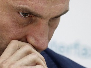 Виталий Кличко уже три недели размышляет, что делать с заявлением об отставки главы КП Киевреклама