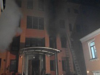 Пожарные тушили здание в течение двух часов