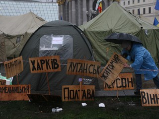 Сегодня начнется демонтаж палаток и уборку Майдана Независимости