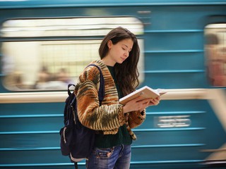 Буккросинг - бесплатный обмен книгами - запустили в киевском метро