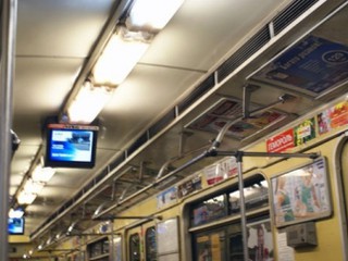 Рекламные мониторы могут заработать в столичном метро