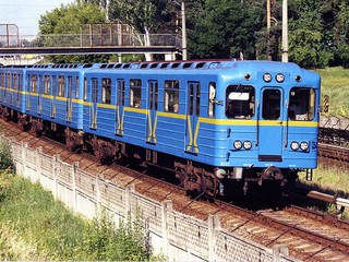 В Киевском метро половина вагонов - с Мытищ