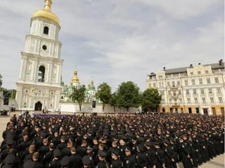 В Киеве патрульная служба приняла присягу
