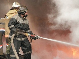 В Киеве загорелось здание фитнес-клуба