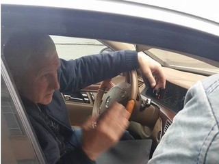 Анатолий Матвиенко скандалит с полицией 
