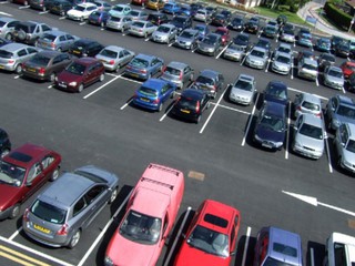 Кто получит контроль над парковками? 