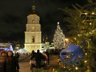 Киев готовится к новогодним праздникам