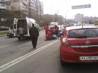 На проспекте Маяковского на пешеходном переходе Opel Astra сбил парня