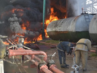 Пожар под Киевом продолжается 