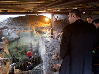 Виталий Кличко на месте раскопок 