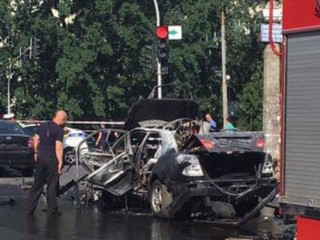 В Киеве взорвали Mercedes 