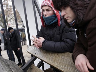 Активисты Евромайдана в Михайловском соборе - Reuters