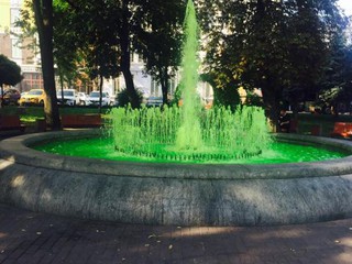 Вандалы атаковали фонтан на Подоле