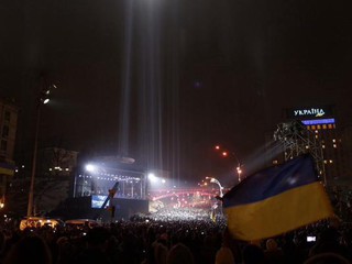На Майдане киевляне вспоминали о погибших героях Небесной Сотни