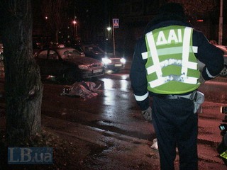 На Русановке таксист сбил насмерть женщину