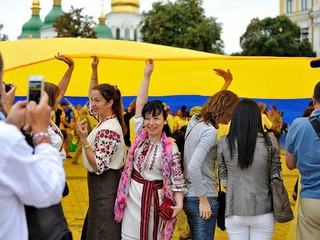 В центре Киева прошел грандиозный парад вышиванок