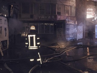 В Киеве ликвидировали пожар в киоске