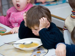 Чем кормят детей в Киеве?!