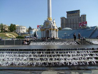 Каскадный фонтан на Майдане