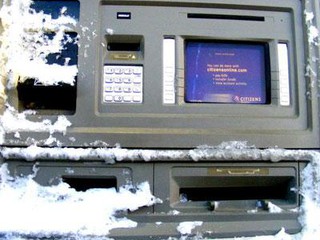 Морозы ударили по банкоматам 