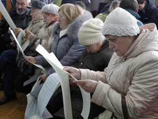 В Киеве голосуют пенсионеры 