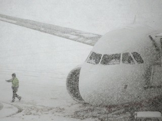 У самолётов проблемы из-за снега
