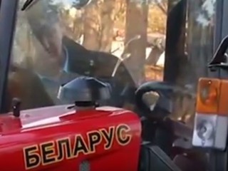 Виталий Кличко в тракторе 