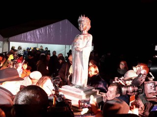 Памятник Анне Ярославне открыли в Киеве