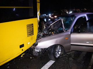 В Киеве произошло смертельное ДТП с участием автомобиля Daewoo Lanos и троллейбуса