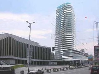 Столар построит многоэтажку на парковке в центре Киева