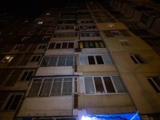 На улице Маяковского мужчина выпрыгнул из окна десятого этажа