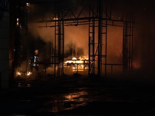 На одном из рынков Киева горел торговый павильон