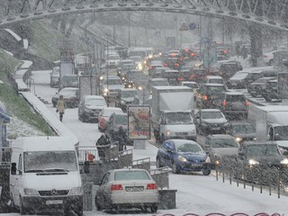В Киеве повалил снег