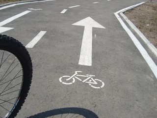 Велосипедная дорожка соединила Троещину и центр города 