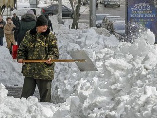 Киевлян штрафовали за не уборку снега