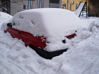 Киевские ЖЭКи не убирают снег
