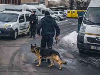 В Днепровском районе нашли окровавленное тело мужчины